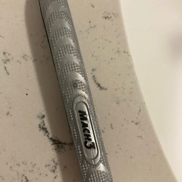 Gillette Razor Handle - Picture 2 of 3